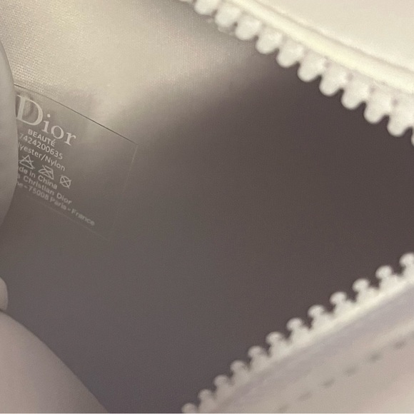 Dior cosmetic bag/pouch - Picture 4 of 4